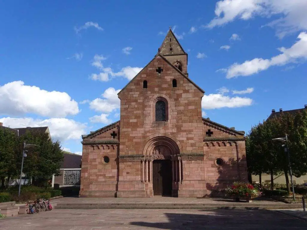 Église Saints Pierre Et Paul