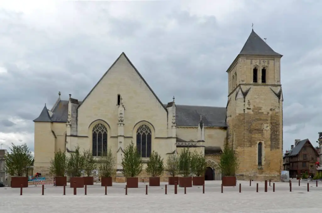 Église Thouars (Saint-médard)