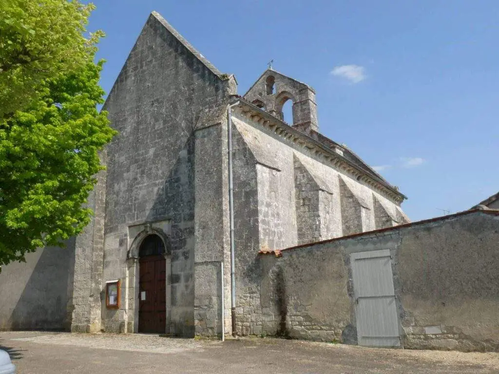 Église Triac-lautrait : Saint-romain