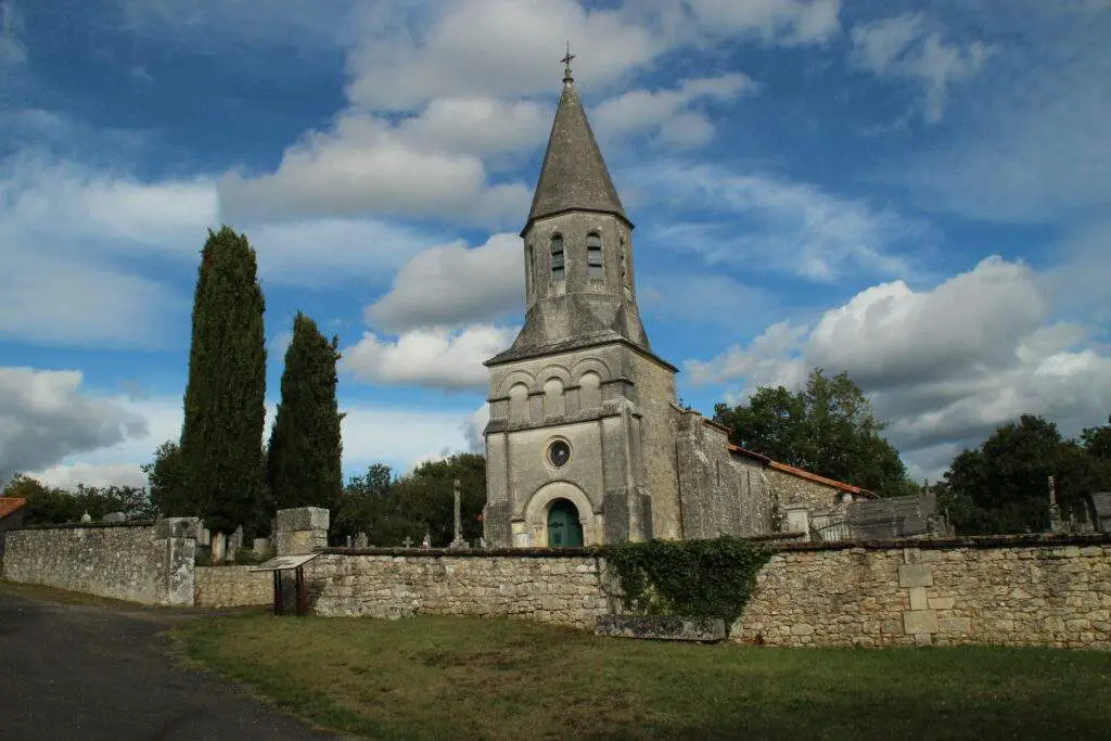 Église Vilhonneur : Saint-pierre
