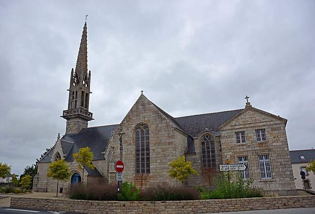 Melgven (Eglise Saint Pierre Et Saint Paul)